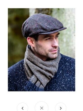 Mucros Weavers Workshop Kerry Tweed Flat Cap - Black with Red Large